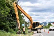 นายกจอย (นายก อบจ.ตาก) สนับสนุนเครื่องจักรพร้อมน้ำมันเชื้อเพลิง งบประมาณ 23,900 บาท ขุดลอกคลองสาธารณะ ในพื้นที่ อ.แม่สอด 