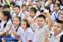 นายกจอย พบปะผู้บริหาร คณะครูและนักเรียนโรงเรียนบ้านห้วยนกแล อ.แม่ระมาด