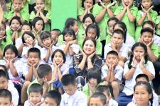 นายกจอย พบปะผู้บริหาร คณะครูและนักเรียนโรงเรียนบ้านห้วยนกแล อ.แม่ระมาด