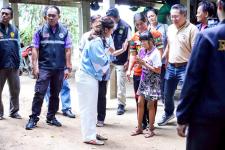 นายกจอย นายก อบจ.ตาก ลงพื้นที่ตรวจเยี่ยม และประเมินบ้านของผู้พิการที่ขอรับการสนับสนุนงบประมาณจากกองทุนฟื้นฟูสมรรถภาพจังหวัดตาก