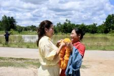 นายกจอย (นายก อบจ.ตาก) ลงพื้นที่ตรวจติดตามโครงการซ่อมแซมถนนลูกรัง ในพื้นที่ ต.โป่งแดง อ.เมืองตาก