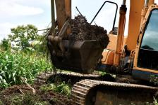 นายกจอย (นายก อบจ.ตาก) สนับสนุนเครื่องจักรพร้อมน้ำมันเชื้อเพลิง งบประมาณ 50,000 บาท ในพื้นที่ ต.แม่ตาว อ.แม่สอด 