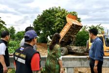 นายกจอย (นายก อบจ.ตาก) ลงพื้นที่ตรวจติดตามโครงการปรับปรุงถนนโดยซ่อมแซมเป็นผิวทางแอสฟัลท์ติกคอนกรีต ในพื้นที่ อ.สามเงา จ.ตาก งบประมาณ 1,350,000 บาท 