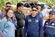 นายกจอย (นายก อบจ.ตาก) สนับสนุนเครื่องจักรกลพร้อมน้ำมันเชื้อเพลิง 50,000 บาท ขุดลอกลำห้วยในพื้นที่ ต.แม่กุ อ.แม่สอด