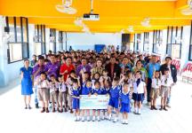 อบจ.ตาก สนับสนุนงบประมาณ 200,000 บาท มอบสื่อการเรียนการสอนแก่โรงเรียนบ้านตากประถมวิทยาคม อำเภอบ้านตาก ”