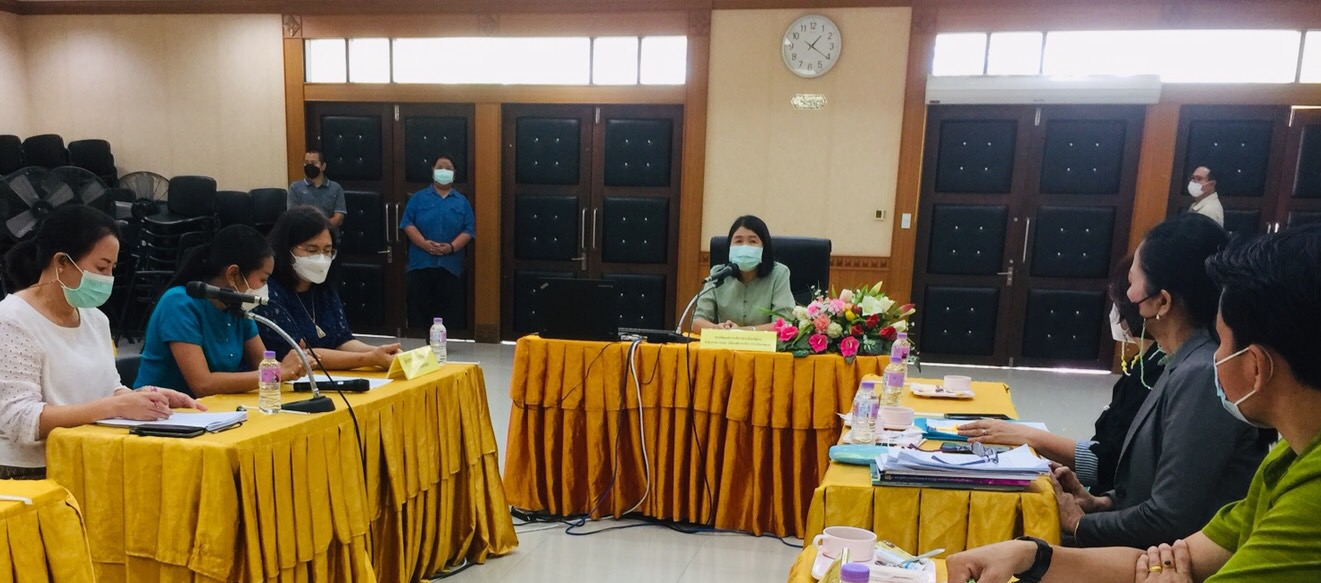 เข้าร่วมประชุม ร่วมกับ หน่วยงานทางการศึกษาจังหวัดตาก เพื่อหารือแนวทางการดำเนินโครงกาวันที่ 1 ธันวาคม 2564 นายณัฐวุฒิ ทวีเกื้อกูลกิจ นายกองค์การบริหารส่วนจังหวัดตาก มอบหมายให้ นางวันทนา วิรัชเกษม รองปลัดองค์การบริหารส่วนจังหวัด รักษาราชการแทน ปลัดองค์การบร