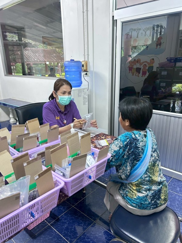 26 ส.ค.68 รพ.สต.บ้านสันป่าไร่ จ่ายยาให้แก่ผู้ป่วยโรคความดันโลหิตสูง จำนวน 52 ราย , ทบทวนความเข้าใจเรื่องการทานยา และ นับจำนวนยาก่อนผู้ป่วยกลับบ้าน