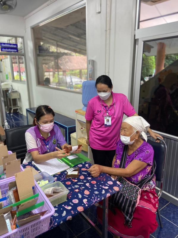 26/9/66 รพ.สต.บ้านสันป่าไร่ ร่วมกับ รพ.แม่ระมาด จ่ายยาให้ผู้ป่วย NCD กลุ่ม 3 (โรคความดันโลหิตสูง) จำนวน 50 ราย