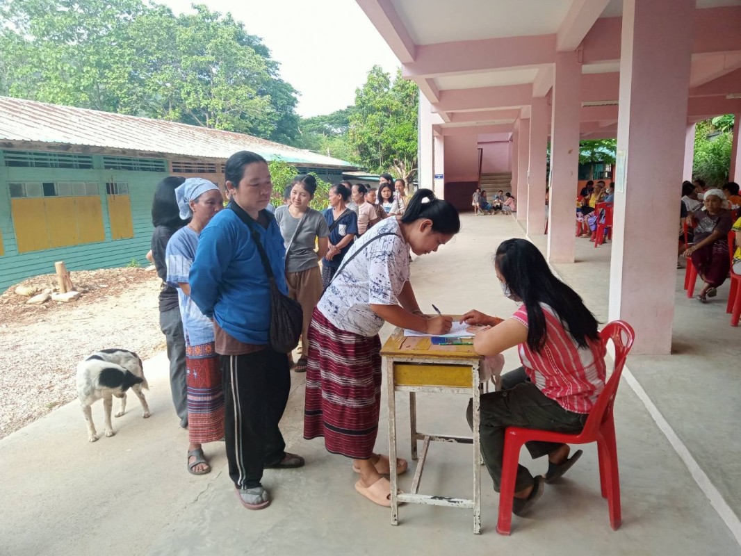 18/พ.ค./67 จนท.รพ.สต.บ้านสันป่าไร่ร่วมกับเครือข่ายแม่ยุคใหม่ใส่ใจสุขภาพจัดอบรมโครงการสตรีใส่ใจต้านภัยมะเร็งปากมดลูก ณ รร.จาตุรจินดา มีสตรีกลุ่มเป้าหมายเข้าร่วมการอบรม จำนวน 100 คน โดยได้รับงบประมาณสนับสนุนจากกองทุนหลักประกันสุขภาพตำบลพระธาตุ