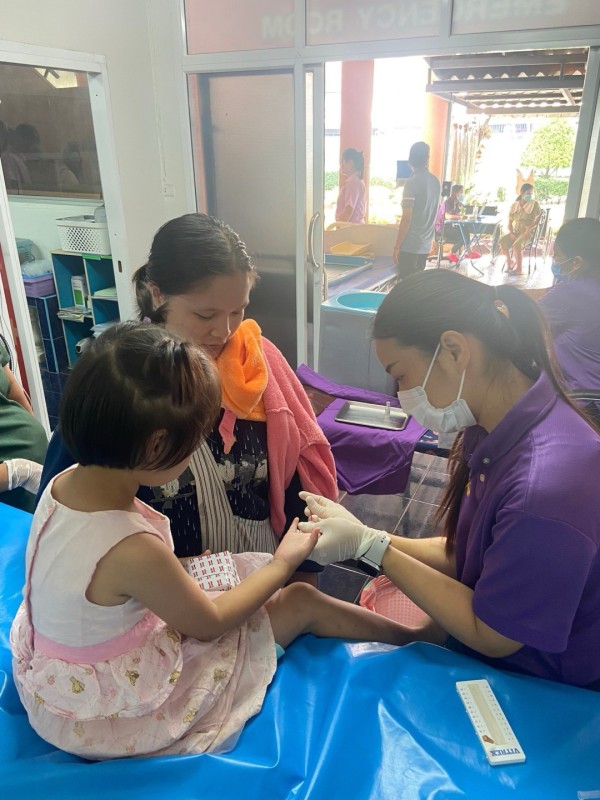 9 ต.ค.67 รพ.สต.บ้านสันป่าไร่ ฉีดวัคซีนเด็กอายุ 2 เดือน ถึง 4 ปี จำนวน 22 ราย และตรวจสุขภาพช่องปาก , เคลือบฟลูออไรด์ , ให้ทันตสุขศึกษาแก่ผู้ปกครอง , เจาะเลือดตรวจ hct , จ่ายยา ferrous syr , para syr  , ยืนยันตัวตน(Authen)