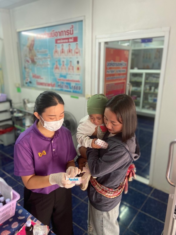 9 ต.ค.67 รพ.สต.บ้านสันป่าไร่ ฉีดวัคซีนเด็กอายุ 2 เดือน ถึง 4 ปี จำนวน 22 ราย และตรวจสุขภาพช่องปาก , เคลือบฟลูออไรด์ , ให้ทันตสุขศึกษาแก่ผู้ปกครอง , เจาะเลือดตรวจ hct , จ่ายยา ferrous syr , para syr  , ยืนยันตัวตน(Authen)
