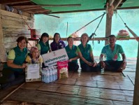 1/4/68 สมาคมแม่บ้านสาธารณสุข สาขาอำเภอแม่ระมาด ร่วมกับ รพ.สต.บ้านสันป่าไร่ ลงพื้นที่เยี่ยมให้กำลังใจและมอบสิ่งของให้แก่ผู้สูงอายุ เขต รพ.สต.บ้านสันป่าไร่ จำนวน 3 คน