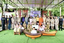 อบจ.ตาก มอบสื่อการเรียนการสอน โรงเรียนบ้านเนินมะลื่น งบประมาณ 75,000 บาท
